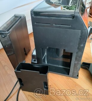 Automatický kávovar Krups EA895N10 - 4