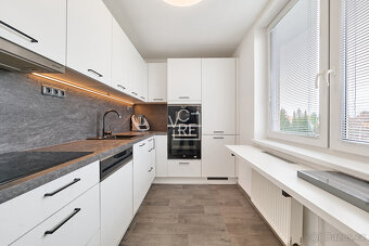 Prodej moderního bytu 3+1 s lodžií a sklepem, 85 m² – Chrudi - 4