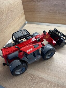 Prodám Bruder manipulátor Manitou MLT 633. - 4