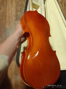 Housle - 4