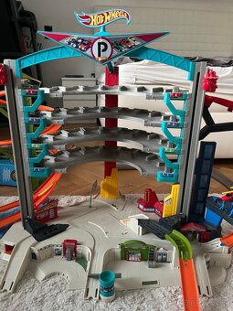 Hotwheels mega garáž - 4
