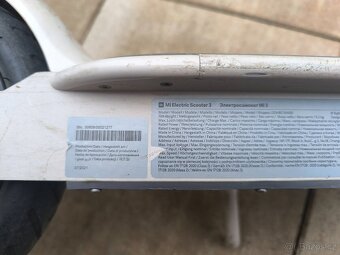 Elektrická koloběžka Xiaomi Mi Electric Scooter 3 - 4