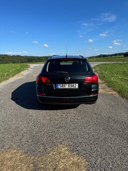 Opel Astra J 1.6 - 4
