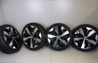 Celoroční sada Renault 7x20 ET34 5x114,3x66 - 215/45/20 95T - 4