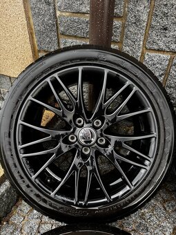 5x112 R17 225/45 - 4