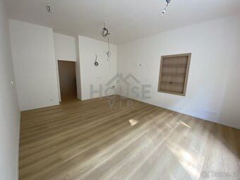 Rekonstruovaný byt 3+kk, 105 m² - Praha - Karlín - 4