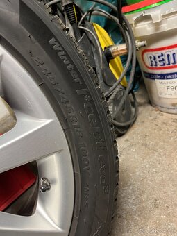 Originál bmw alu na zimních pneu - 4