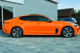 KIA Stinger GTS 3.3 - 4