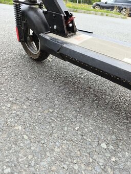 Elektrokoloběžka - nepojízdná (náhradní díly) - 4