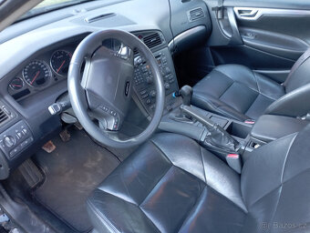 Prodám již celkem vzácné Volvo V70 2.3 T5 manuál 184 kW. - 4
