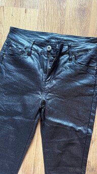 Dámské lesklé kalhoty 36 - 4
