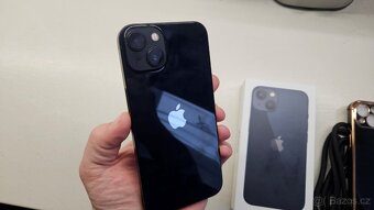 Apple iPhone 13 tmavý 256GB - 4