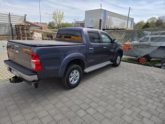 HILUX - 4