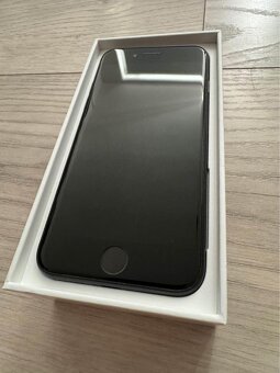 iPhone SE 2022 64GB - 4