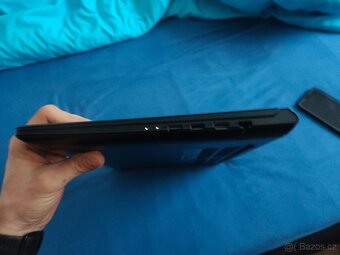 Lenovo IdeaPad Gaming 3 15ARH05 -- 4 hodiny na baterii - 4