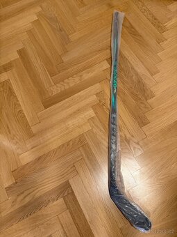 NOVÁ KOMPOZITOVÁ HOKEJKA CCM JUNIOR FLEX 50, P28 - 4