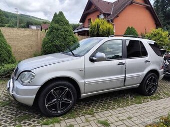 MlL 320, top stav. 2001. Najeto 200 tis. km - 4