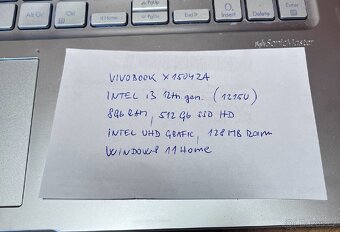 Asus vivobook X1504Z - 4