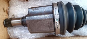 Prodám zánovní pravou přední poloosu SKF na 7st. DSG - 4