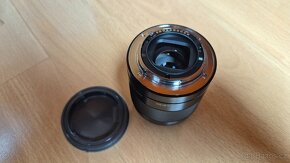 Objektiv SONY SEL 50mm f/1.8 černá verze - 4