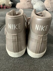 Kotníkové tenisky Nike - vel. EUR 40 - 4