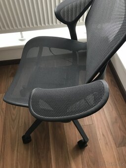 Kancelářská židle Herman Miller COSM High - 4
