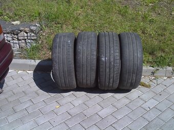 prodám pneu 205/60 r 15  Continental - 4