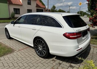 Mercedes-Benz Třídy E E220d COMBI AMG EDITION 4MATIC nafta - 4