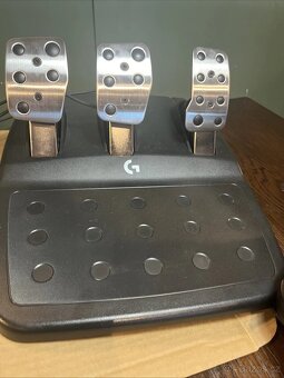 závodní volant a pedály Logitech G923, TRUEFORCE PS5, PS4,PC - 4