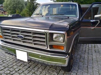 Ford F-150 z roku 1985 - 4