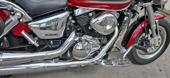 Suzuki VZ 800 Marauder - 4