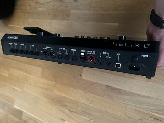 Line6 HELIX LT (Kytarový multiefekt) - 4