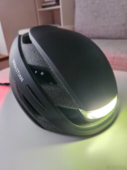 Unikátní cyklistická helma Lumos Ultra (s LED + blinkrem) - 4