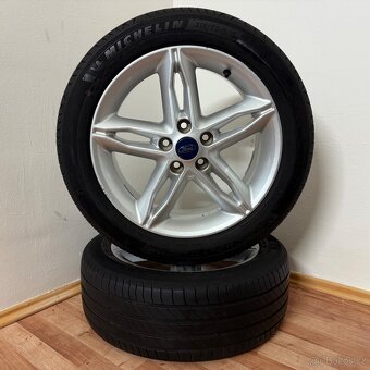 FORD FOCUS/CMAX 5x108 R17 ET50+LETNÍ 215/50R17 6mm - 4
