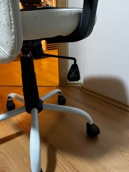 Kancelářská židle - 4