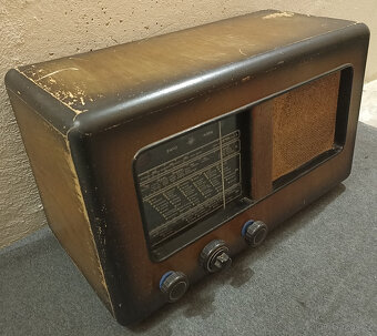 Staré rádio Empo Poem - 4