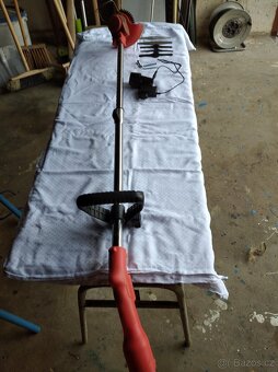 akumulátorový vyžínač - 4