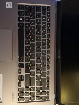 ASUS VivoBook 15 | i5 | 8GB RAM | 256GB SSD | Perfektní stav - 4