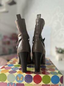 Dámské vyšší boty - vel. 39 - 4