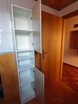Koupelnová skříňka - 4