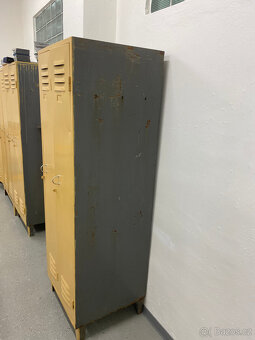 Plechová dílenská skříň - 4