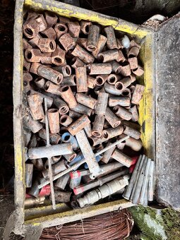 Prodám stavební kotevní materiál a vrtné nářadí - 4