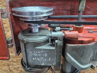 Vŕtačka jihokov V-16 1958 - 4