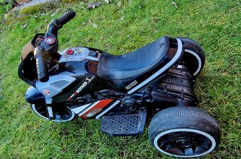 STX Elektrická tříkolka

 - 4