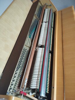 Piano zn. Rösler, r.v. 1970 - 4