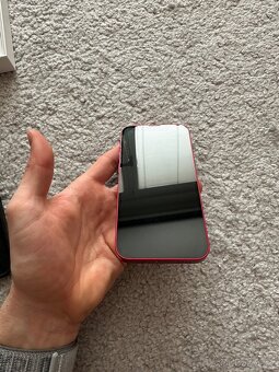 iPhone 13 mini 128 GB červená - 4