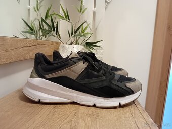 Under Armour pánské teenisky vel. 46/47 kožené - 4
