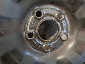 Zánovní letní sada pneu 185/65 R15 Kumho dot 2423 - 4