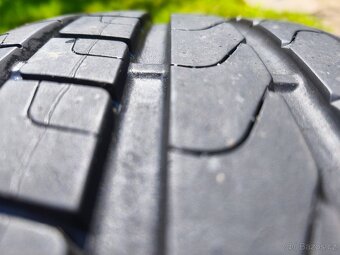 2 letní pneumatiky Pirelli 235/45/18 6,3mm - 4