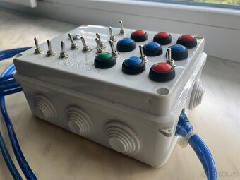 Button box - 4